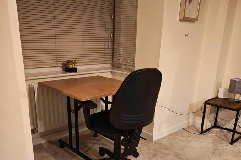 Interior, 3 Bedroom House Sleeps 7 - Pets Ok - Free Parking, Kent