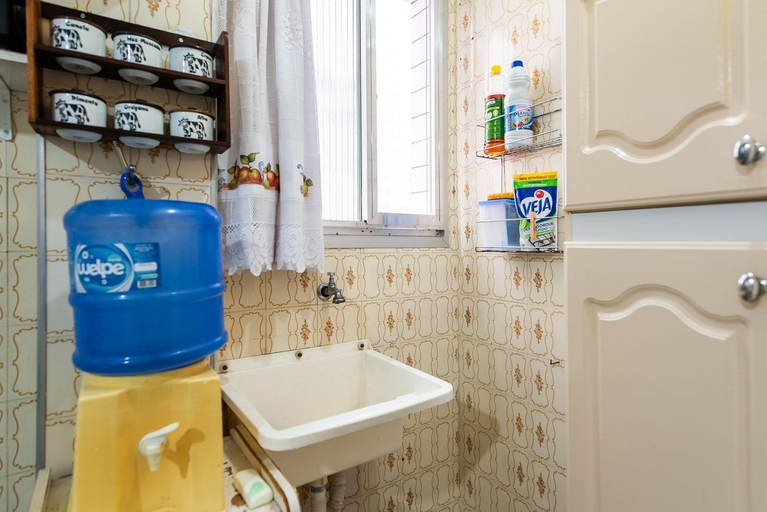 Room 5, Apartamento a 550 m da Praia com Wi-fi e Garagem, São Vicente
