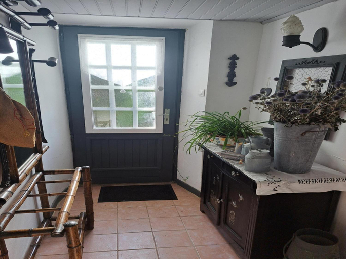 Public Area, Charming Gite in France for a Private Getaway, Aisne