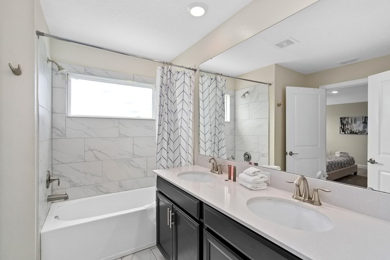 Room 4, Super Swank - Aesthetic Designs Amenities, Osceola