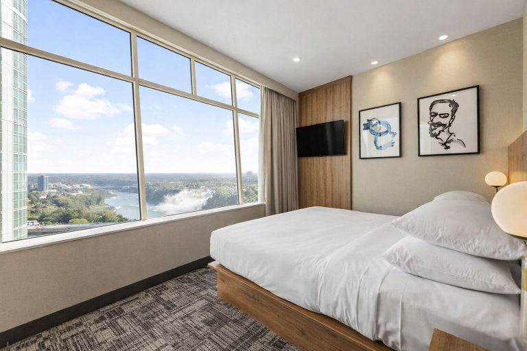 Bedroom 3, The Tower Hotel Fallsview, Niagara
