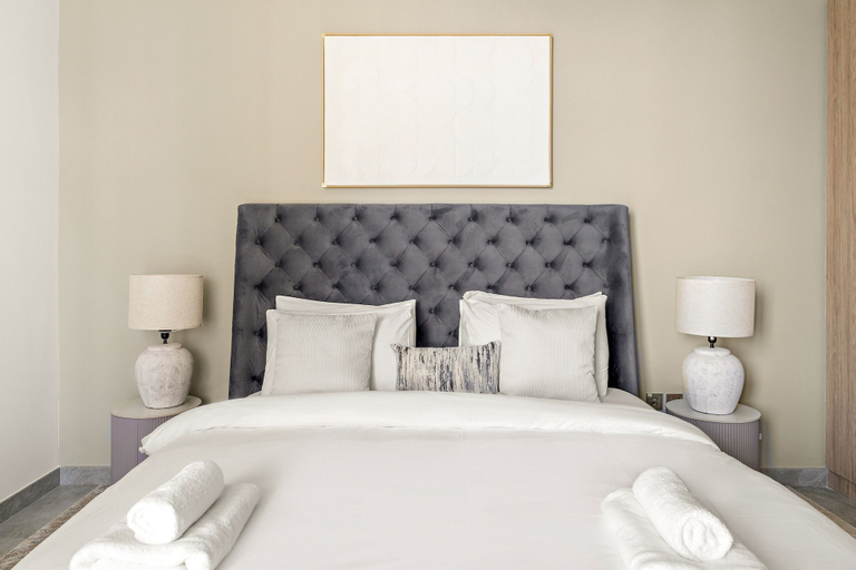 Room 5, Peninsula One - 1710 Studio, Dubai