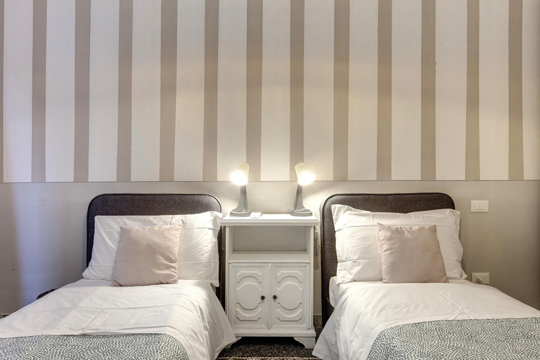 Room 5, Proconsolo 9, Florence
