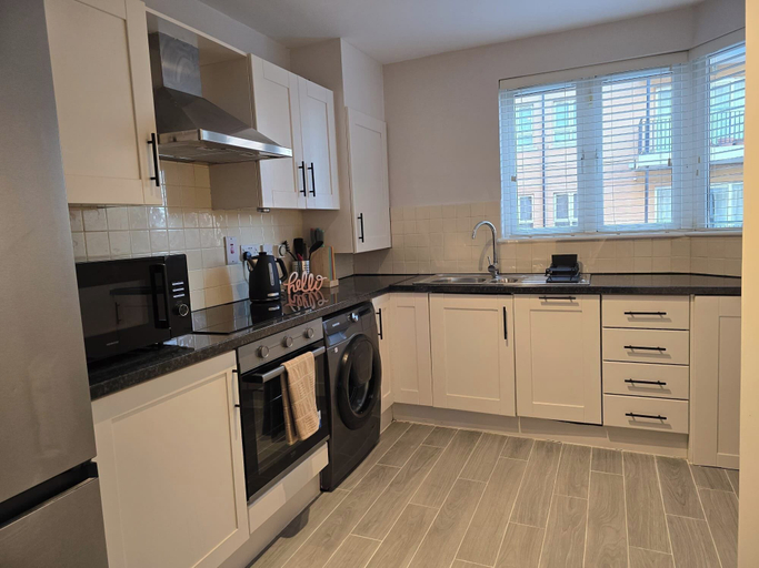 Private kitchen 4, Dublin - 3 Bedroom Cosy Home - Sleeps Max 7, Dublin