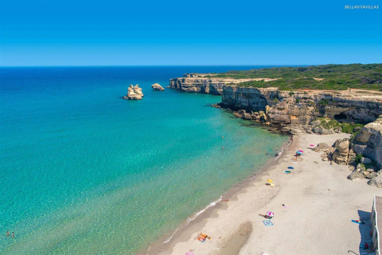 Room 2, in Torre Dell Orso With 2 Bedrooms and 1 Bathrooms, Lecce