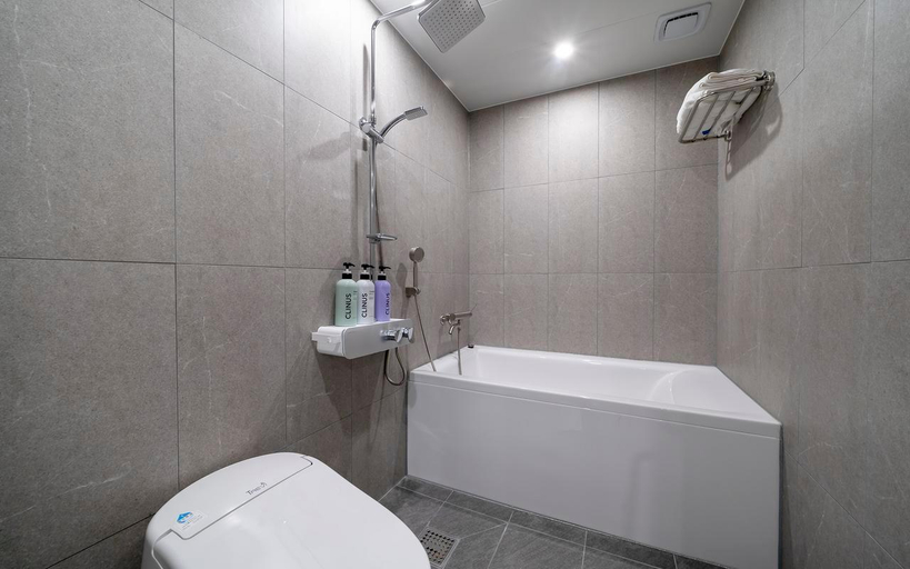 Bathroom 5, Suwon No.25 Suwon Ingye Branch, Suwon
