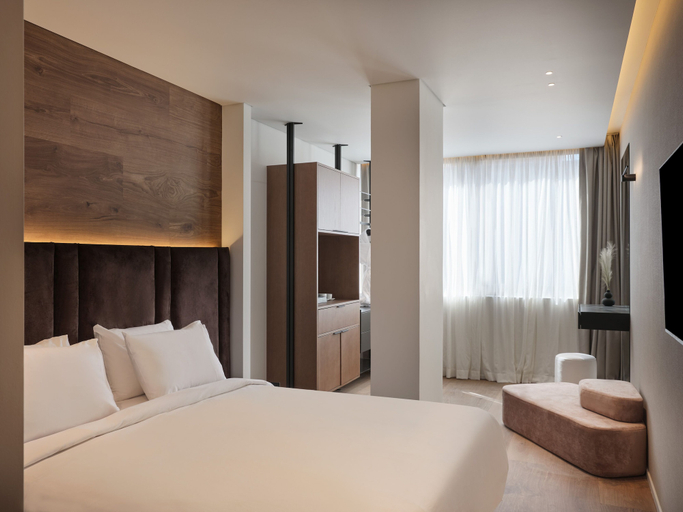 Room 4, Nur Hormos Signature Hotel, Attica