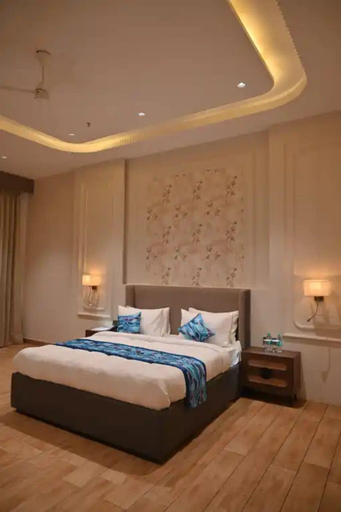 Room 5, Hotel Phantom, Ganganagar