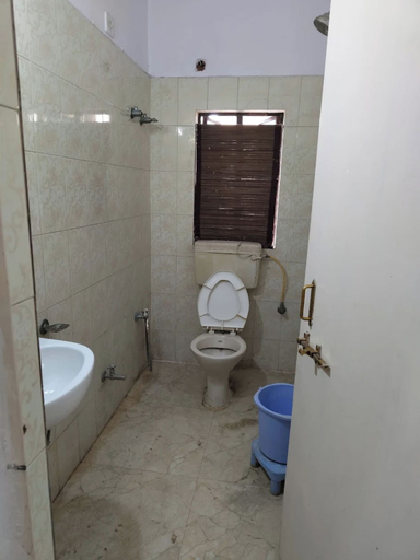 Bathroom 4, Hotel Varanasi Palace, Varanasi
