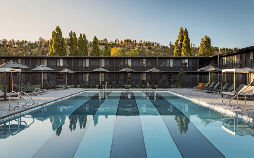 Sport & Beauty 2, High Country Motor Lodge, Coconino