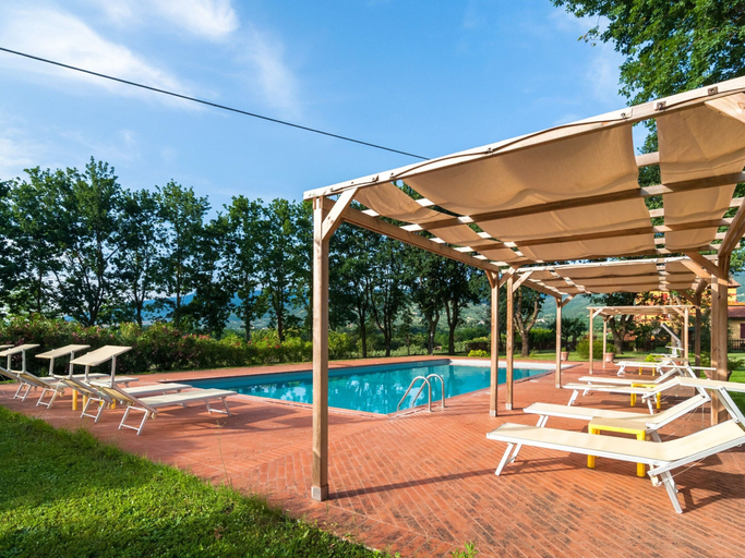 Pool 5, Mansion With Pool and Play Area, Arezzo
