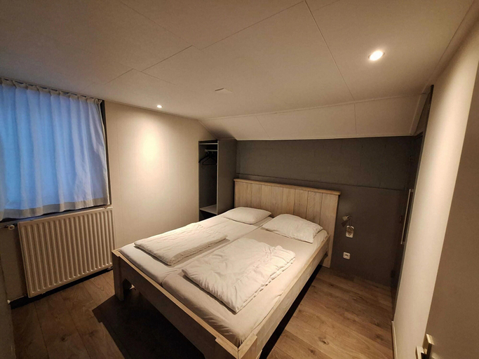 Others 1, Holiday Home in Stramproy Near Nature Reserve, Weert