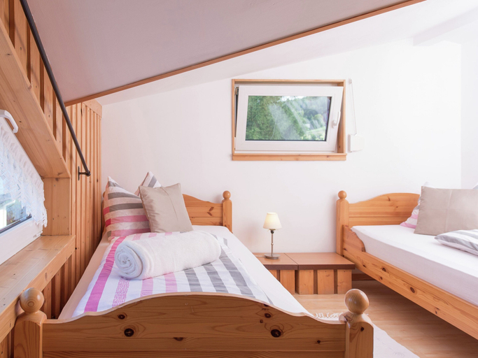Bedroom 2, Gemutliches Chalet in Rittersgrun in Waldnahe, Erzgebirgskreis