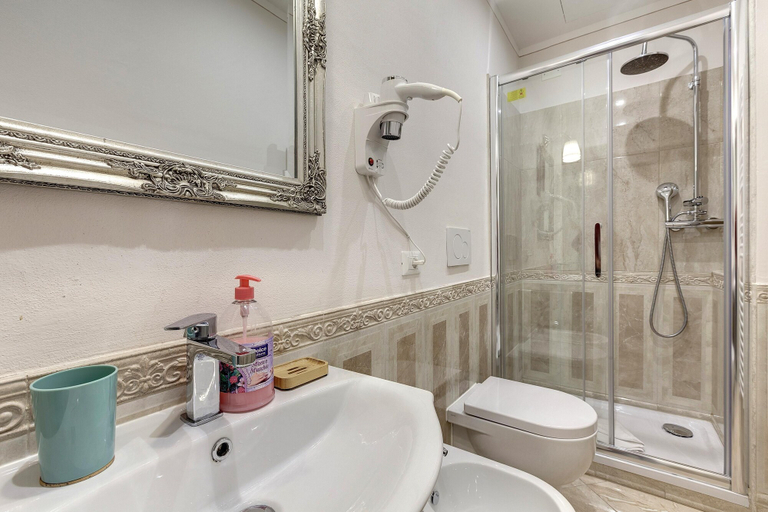 Room 3, Proconsolo 9, Florence