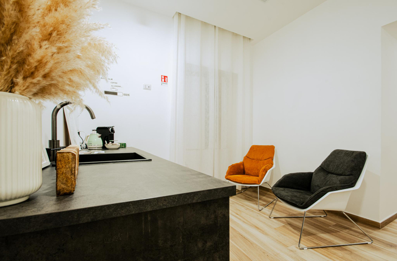 Public Area 2, B&B Lara's Home, Napoli