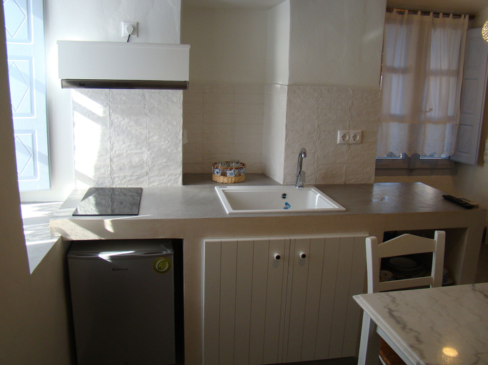 Room 2, Efis Apartments, South Aegean