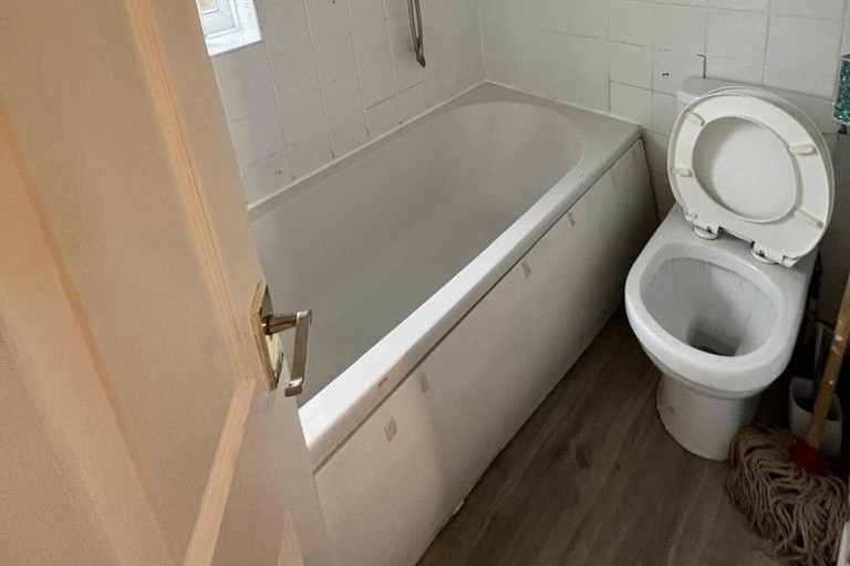 Bathroom 4, 3 Bed House Sleeps 5 - Free Parking - Tv & Wifi, Sheffield