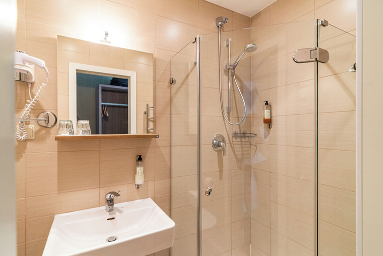 Bathroom 4, City Hotels Algirdas, Vilniaus