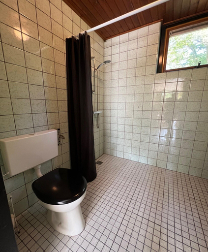 Bathroom 3, Dine & Unwind Vacation Spot, Weert