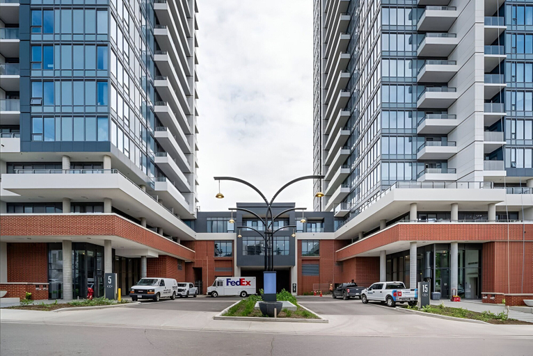 Room 3, Newly Built Modern Condo With Stunning City Views, Waterloo