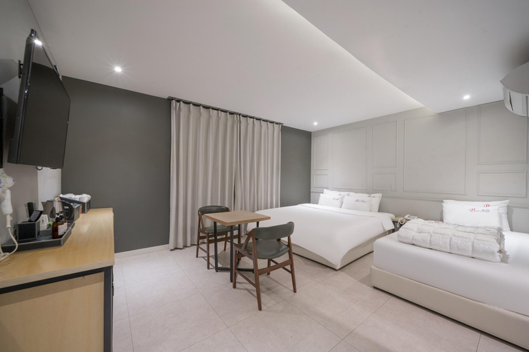 Bedroom 3, Yangsan Mulgeum Bliss Hotel, Yangsan