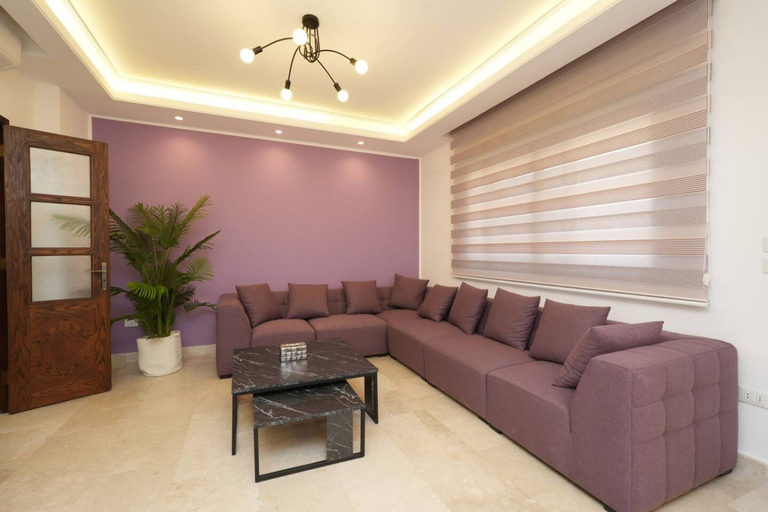 Room 2, The Purple Apartment Badaro 3 Bdrm 24 7 Electric, Beirut