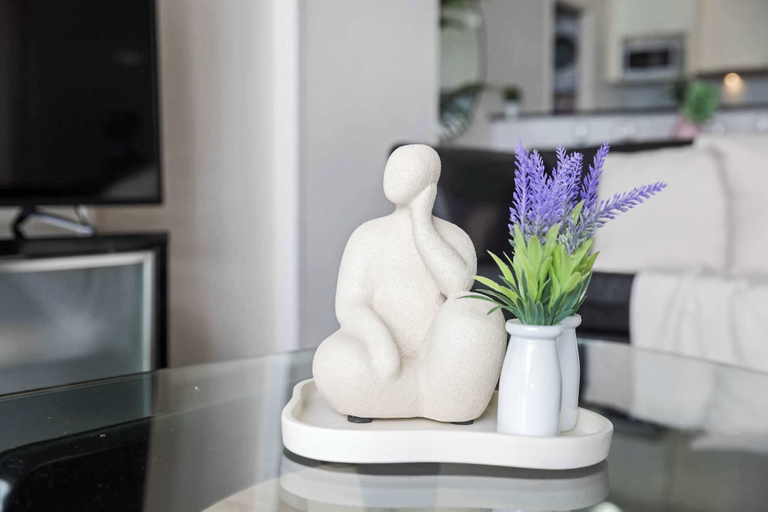 Interior 4, Cozy 2BR Apartment Steps From Darling Harbour, Sydney