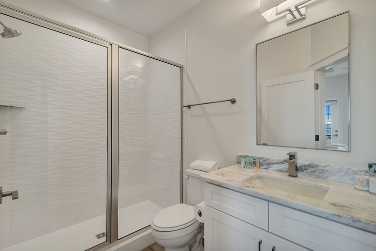 Room 4, Azure Horizon Beachfront Charm in Gulf Shores, Baldwin