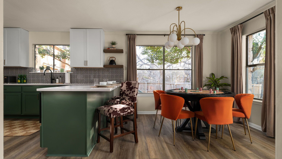 Dining 5, Creekview Drive, Williamson