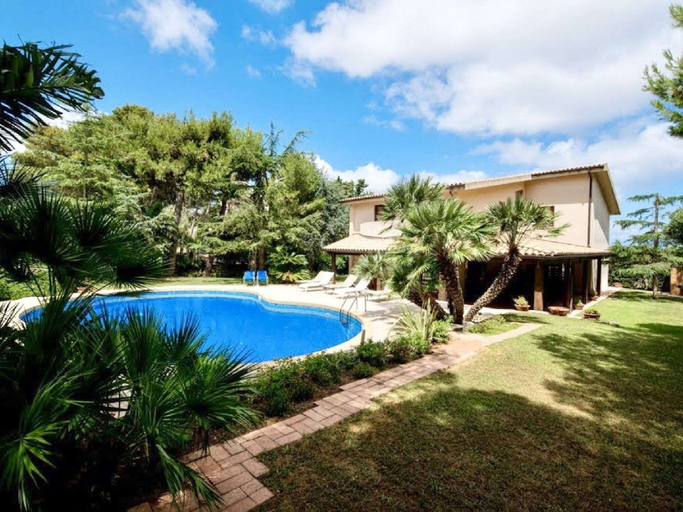 Pool 3, Villa in Valderice With Pool and Garden, Trapani