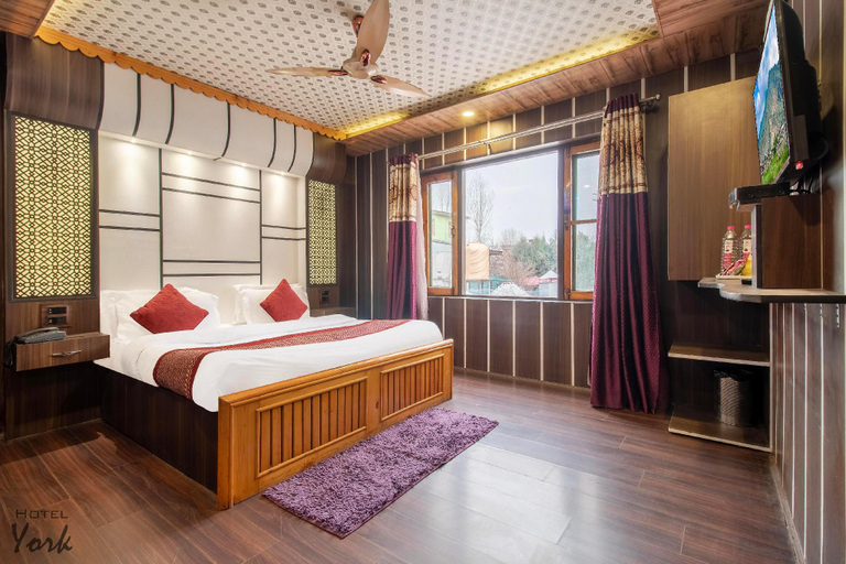 Bedroom 2, York, Srinagar
