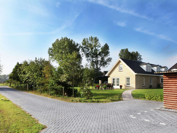 Others 5, Villa in Schoorl With Garden, Bergen