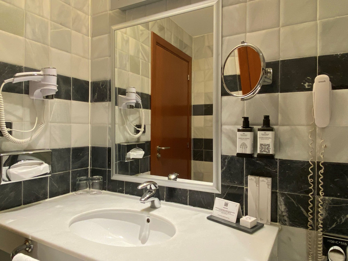 Bathroom 5, Parador de la Seu d'Urgell, Lleida