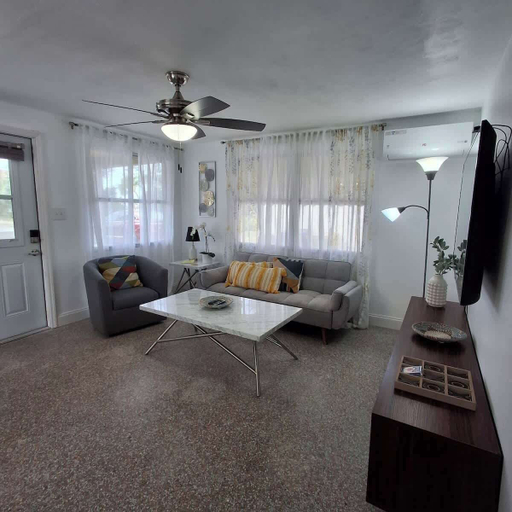 Room 2, The Sandcastle-walk to the Beach and John s Pass, Pinellas