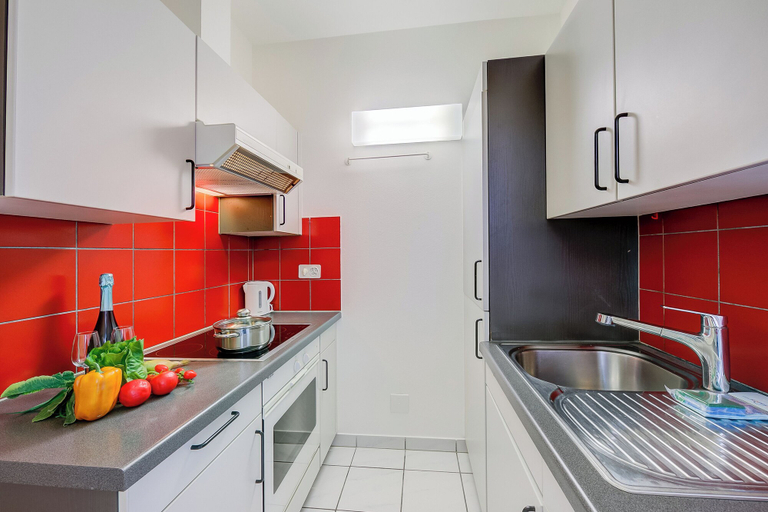Private kitchen 5, Locarno Place, Locarno