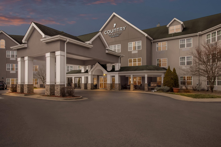 Exterior & Views 2, Country Inn & Suites by Radisson, Beckley, WV, Raleigh