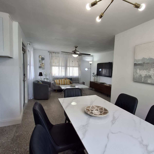 Room 5, The Sandcastle-walk to the Beach and John s Pass, Pinellas