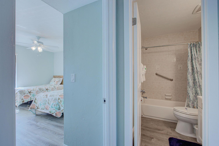 Bedroom 5, Anna Maria Island Runaway Tropical Escape, Manatee