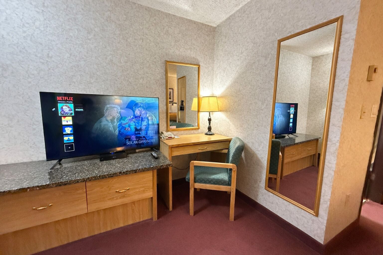 Room 5, Rychter Hotel Hope, Fraser Valley