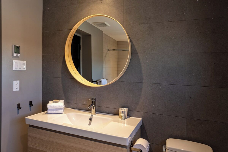 Bathroom 4, Hotel 71 by Preferred Hotels & Resorts, Communauté-Urbaine-de-Québec