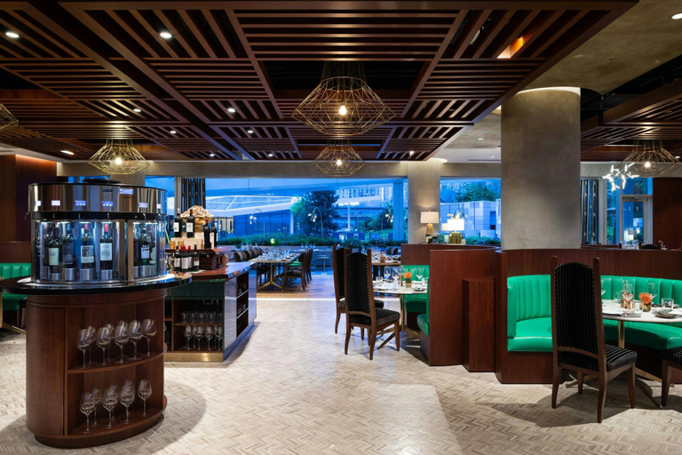 Food & Drinks 5, the DOUGLAS, Autograph Collection, Greater Vancouver