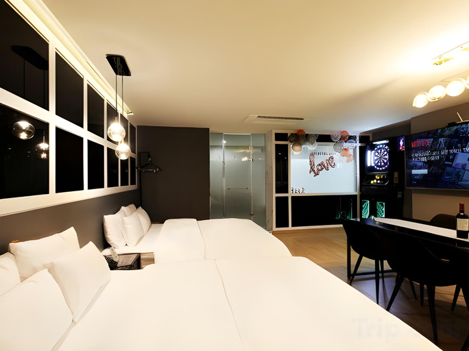 Bedroom 4, Suwon Ingyedong HOTEL 166, Suwon