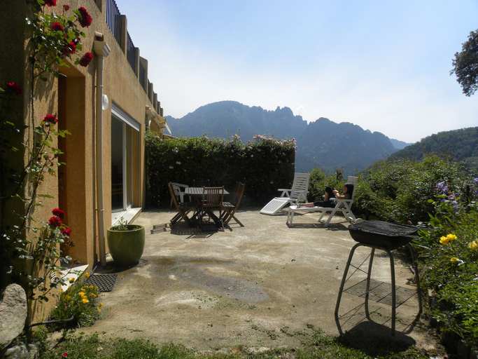 Outdoor dining, GITE U BUGNU, Corse-du-Sud