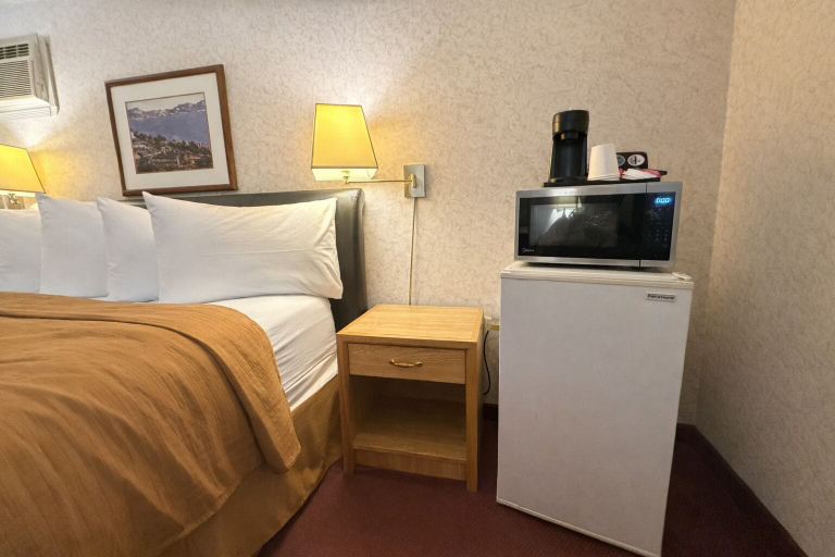 Room 4, Rychter Hotel Hope, Fraser Valley