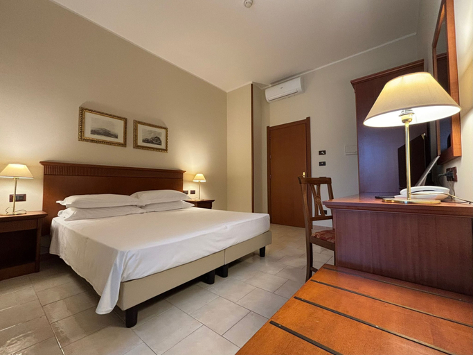 Room 3, Naples Park Hotel, Napoli