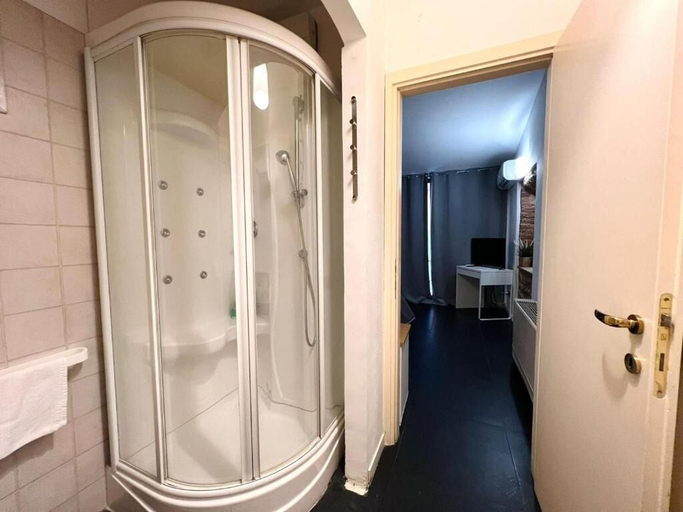 Bathroom 5, Bergamoincenter, Bergamo