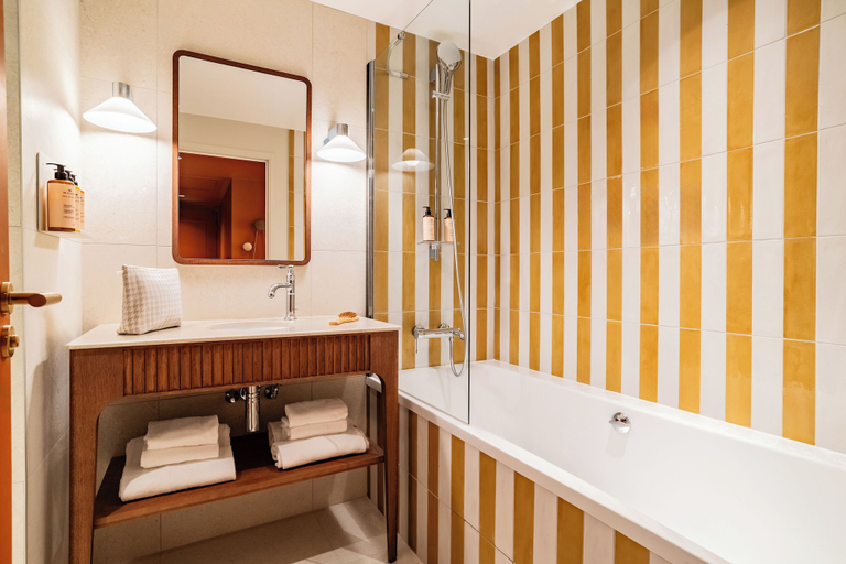 Bathroom 4, Hôtel Lepoussin, Alpes-Maritimes