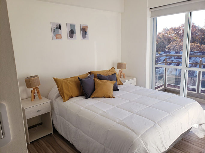 Room 2, Patricias Park, Capital