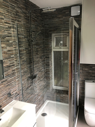 Bathroom 4, Retro and Quirky 3 Bedroom Apartment, Birmingham