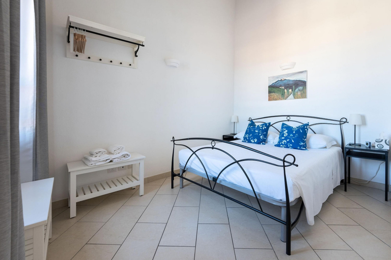Bedroom 5, Porcellana Apartment, Florence